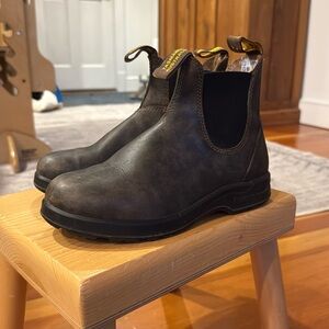 Blundstone #2056 all terrain with vibram sole AU 4.5 women’s